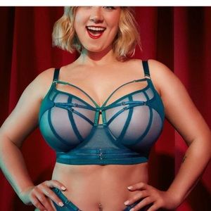 Playful promise strappy harness bra bnwt